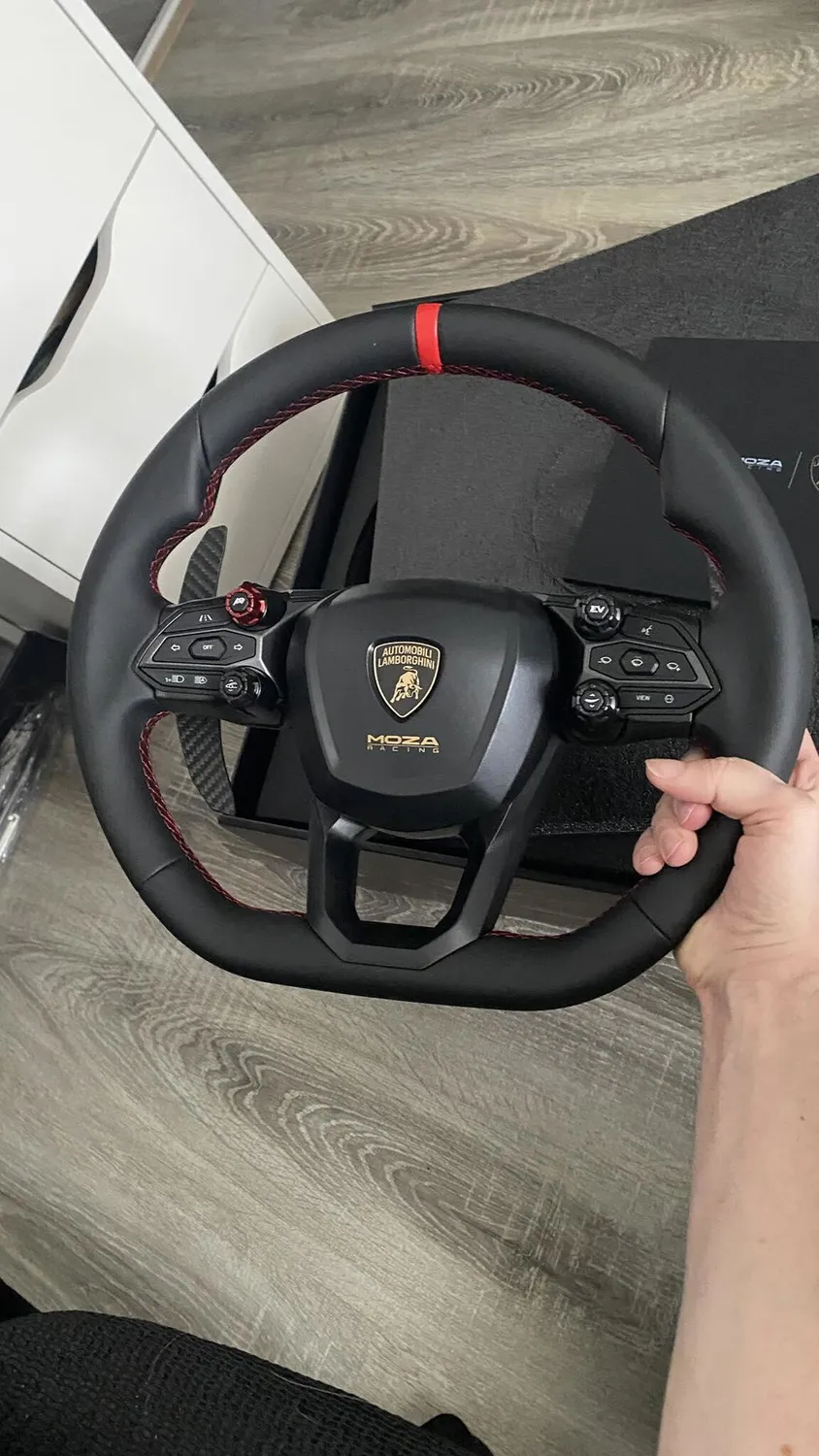 MOZA Revuelto Volant sim racing Lamborghini carbone