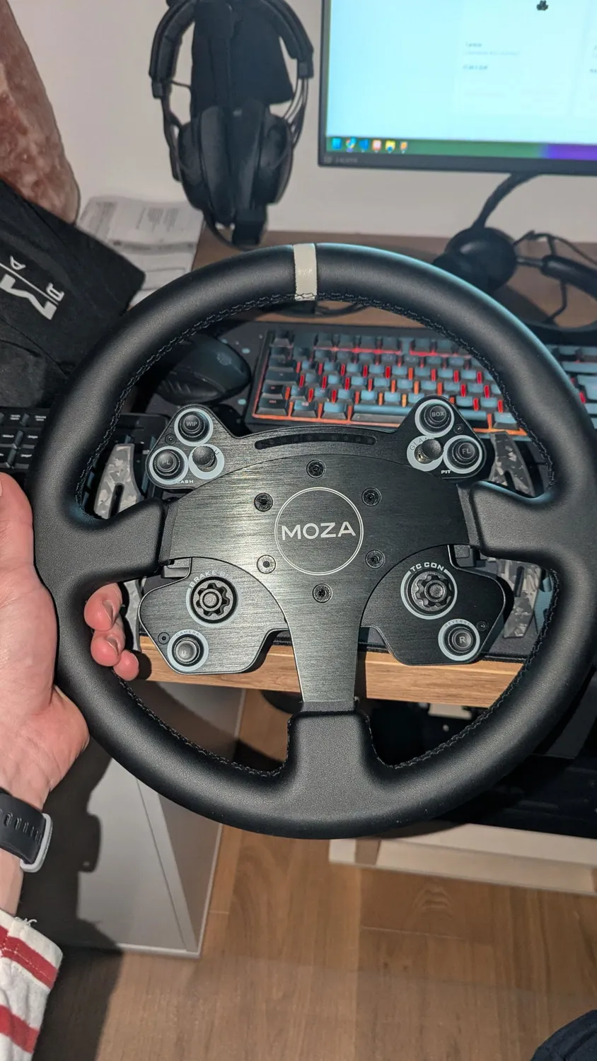 MOZA Racing CS V2P volant sim-racing GT alu