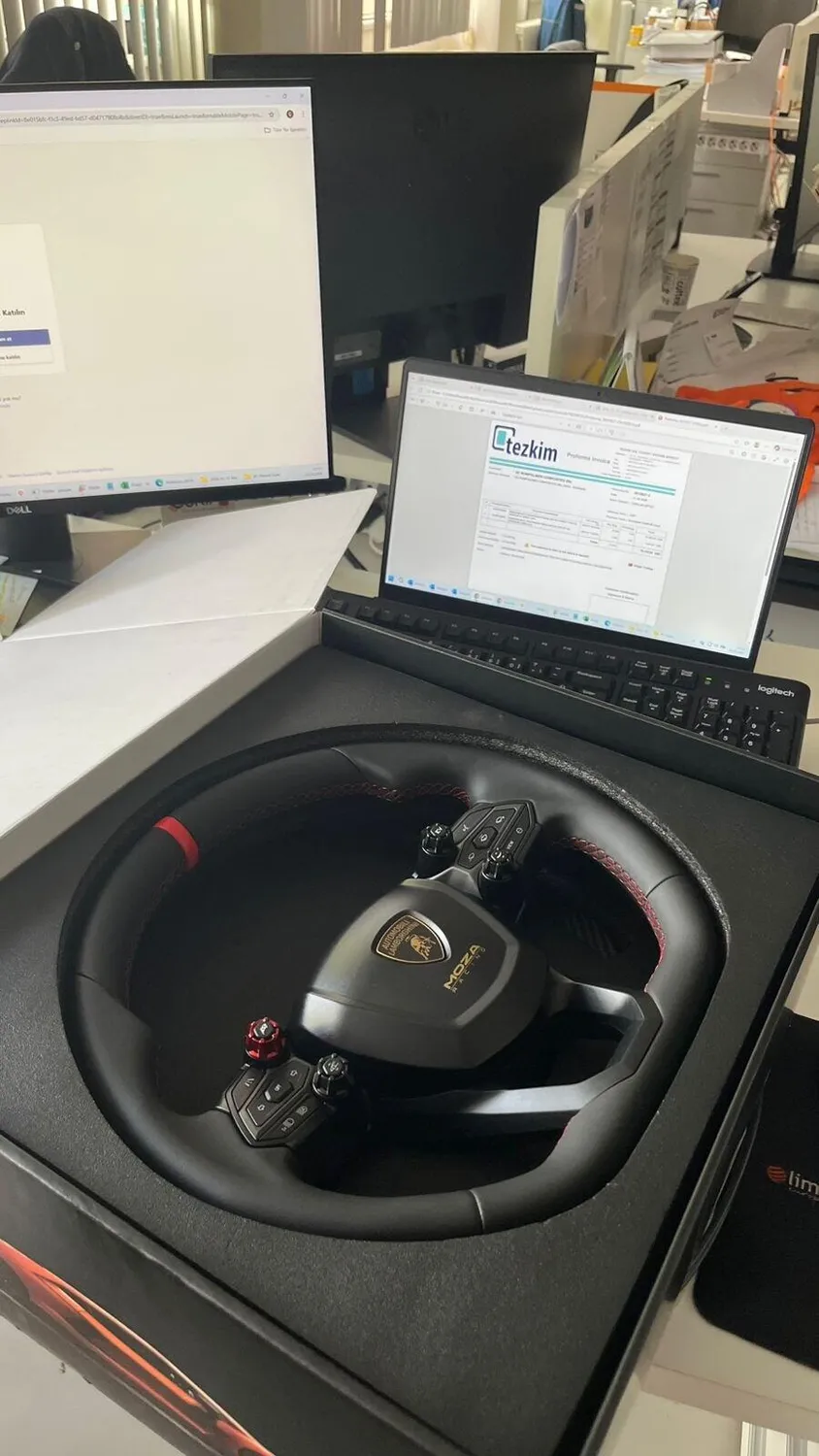 MOZA Revuelto Volant sim racing Lamborghini carbone