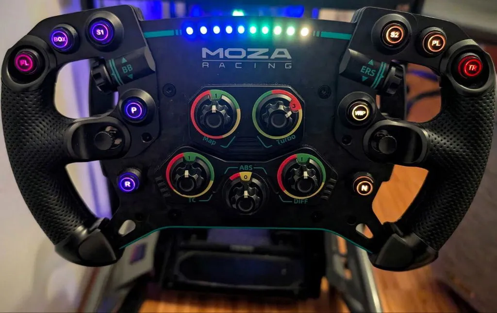 MOZA Racing GS V2P volant GT carbone microfibre