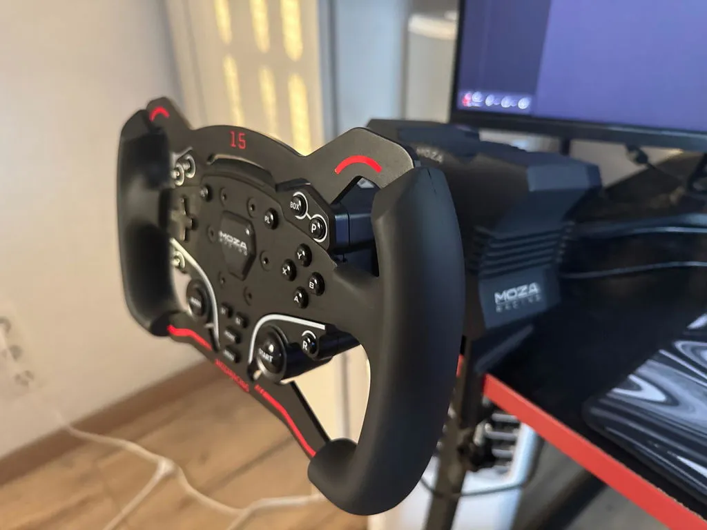 MOZA Racing R5 bundle volant simracing 5,5 Nm