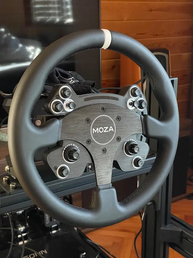MOZA Racing CS V2P volant sim-racing GT alu